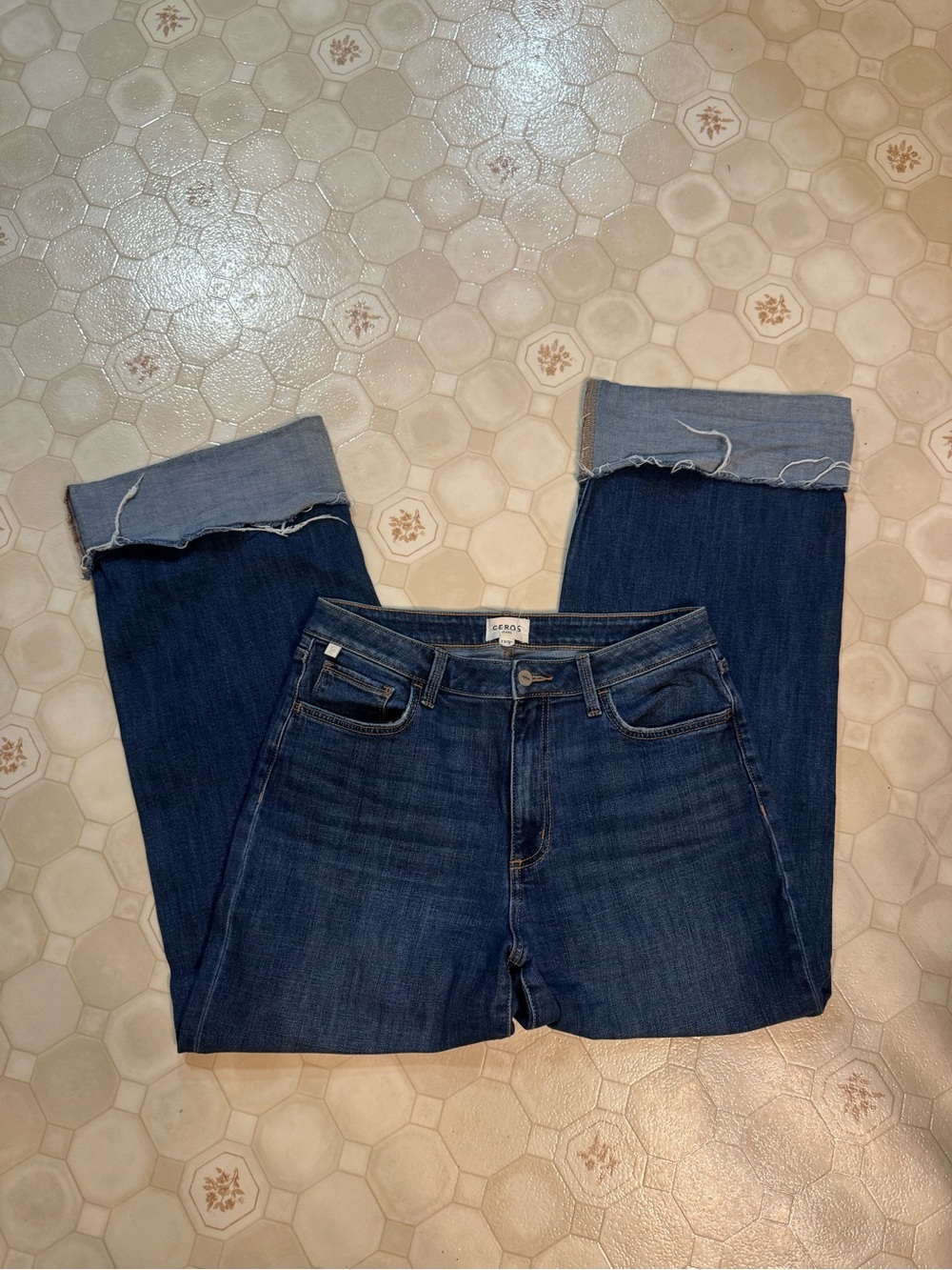 Ceros Cropped Straight Leg Jeans in Dark Blue - Women's